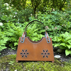 Dekotasche mit Blumenmuster und zwei Henkeln